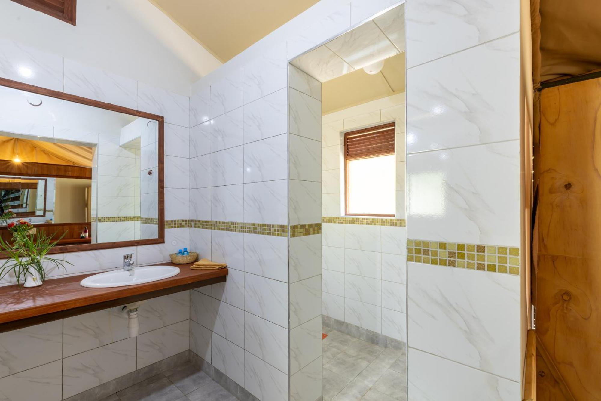 Ololaimutiek Sentrim Mara Lodge מראה חיצוני תמונה